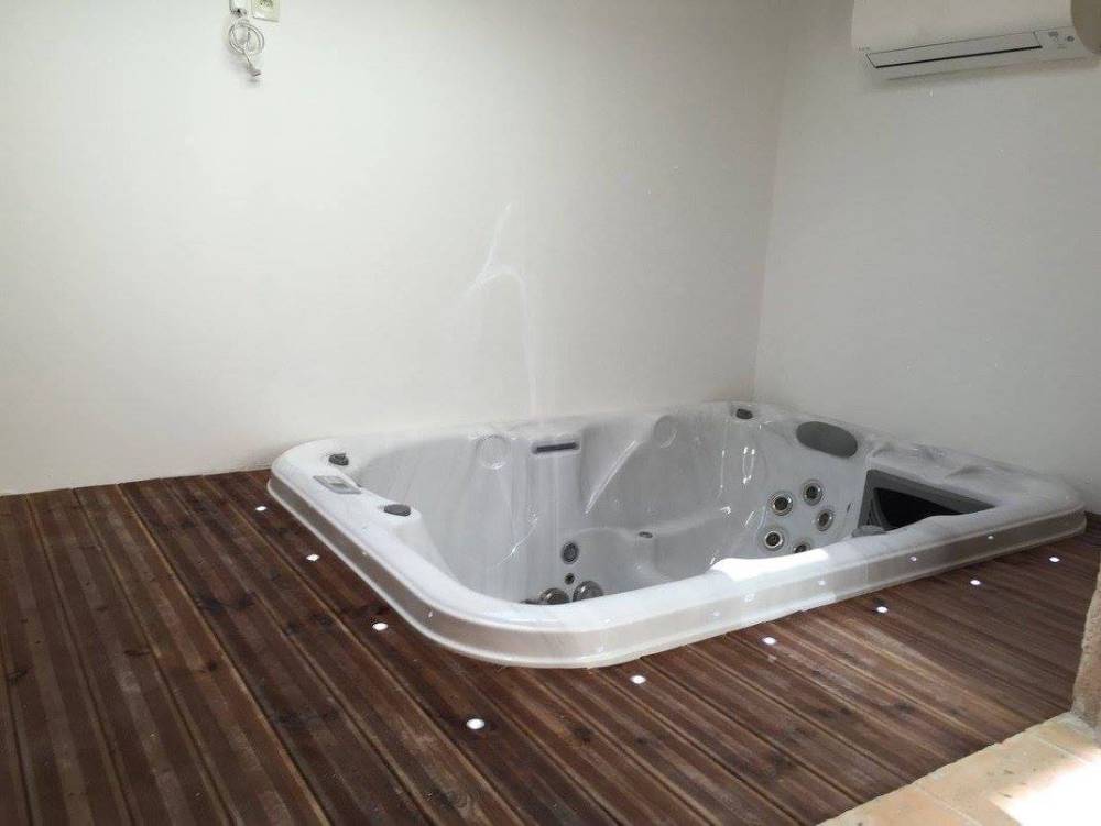 spa jacuzzi bois